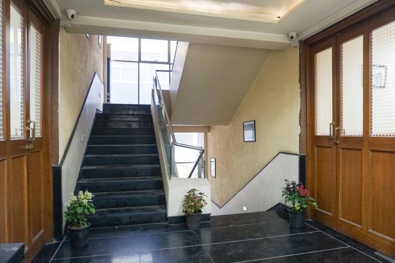 Super Townhouse Oak Sr Hotel Wakad Pune Exteriör bild
