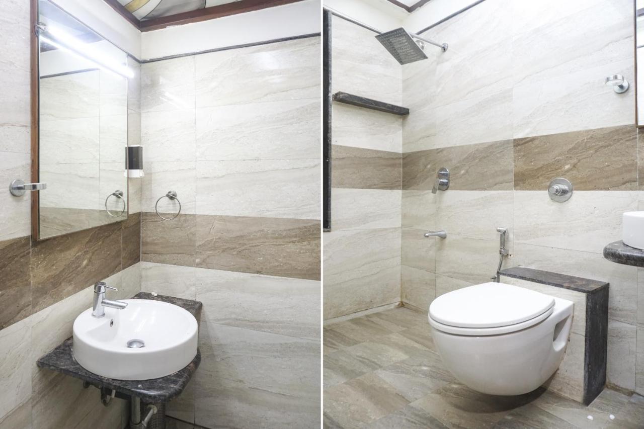 Super Townhouse Oak Sr Hotel Wakad Pune Exteriör bild